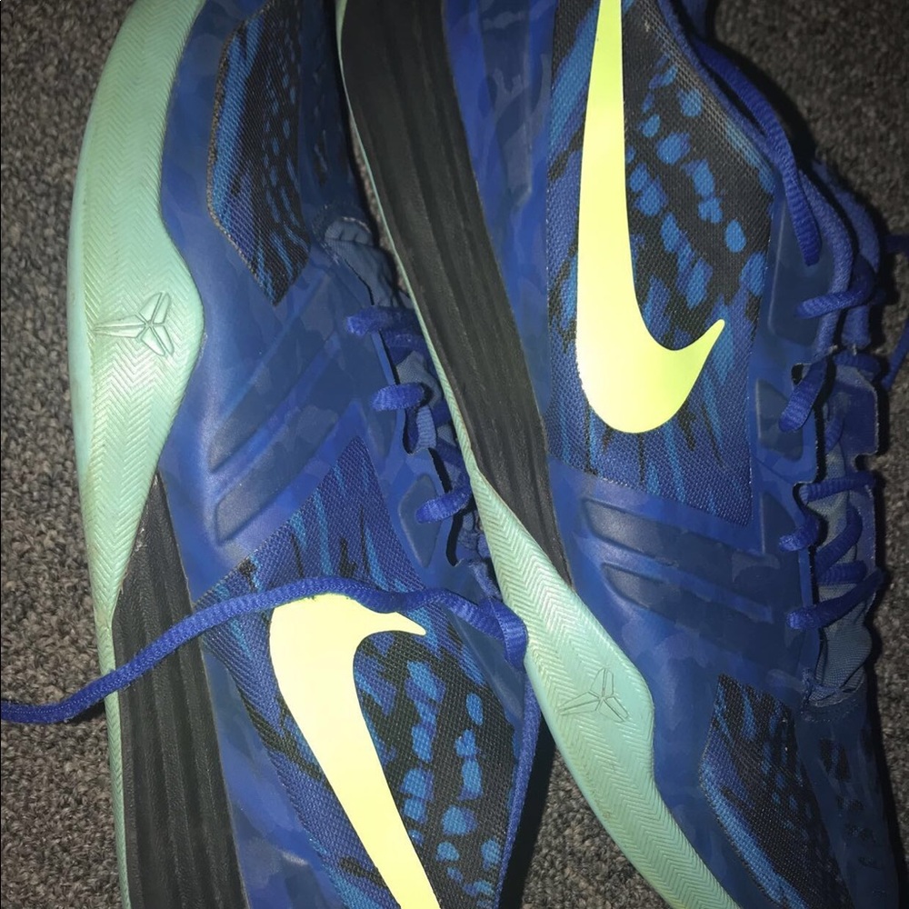 Men’s Kobe Mentality Mamba size 12